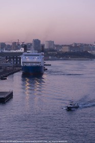 17 02 2012 - Marseille (FRA,13) - Arrivée dans le port de marseille à bord du Piana (Cie La Méridionale)