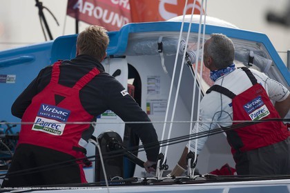 31 12 2010 - Barcelona (ESP) - Barcelona World Race 2010 - Start