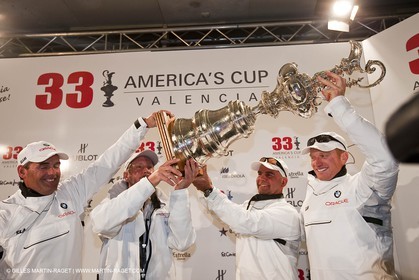 14 02 2010 - Valencia (ESP) - 33rd America's Cup - BMW ORACLE Racing - Race 2