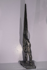 30 10 2023, Montpellier (FRA), oeuvre de Germaine Richier, Exposition Centre Pompidou - Musée Fabre 2023, Guerrier n° 5 1953, Bronze patiné foncé, numéroyé 7 8, Fondeur, : L. Thinot, Paris, 32 x 7 x 23 cm, Collection particulière