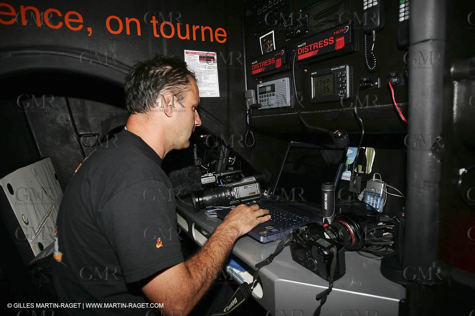 Orange II - 2004 Mediterranée Record - Start off Marseilles - Arnaud de Belinay-