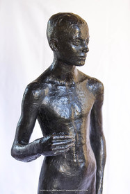 06 03 2016, Saint-Etienne du Grès (FRA,13), Oeuvre de Germaine Richier, Loretto I 1934, Bronze patiné foncé, Numéroté 4 6, fondeur Susse, Paris, 160 x 52 x 35 cm, Collection particulière