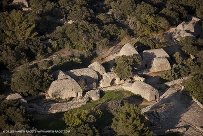 France, Provence, Luberon, Gordes, Village des Bories