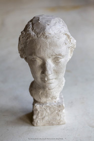 20 07 2020, St Rémy de Provence (FRA,13), Oeuvre de Germaine Richier, Buste n° 15 1933 ou 1934, plâtre de tirage, collection particulière