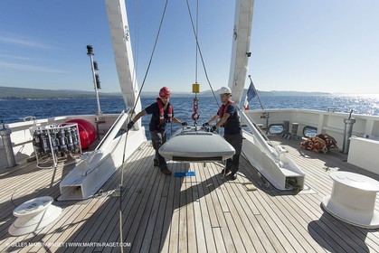 11 09 2014 - la Ciotat (FRA,13) - onboar Al Azzizi, oceanographic research ship buit by H2X boat yard, measure devices manipuation