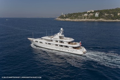 28 07 2007 - St Jean Cap Ferrat - SuperYachts - Motor Yachts - Hampshire