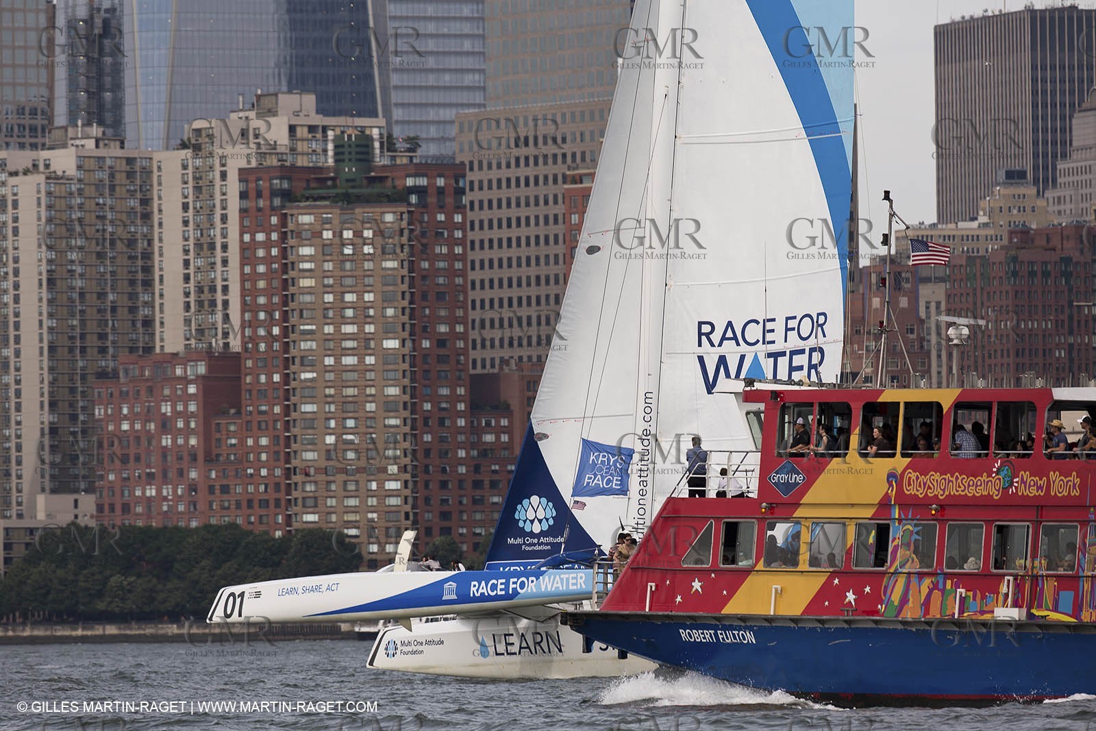 05 07 2012 - New York (USA) - Ocean Krys Race - Speed runs in fornt of NY city
