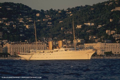Super Motor Yachts, Savarona