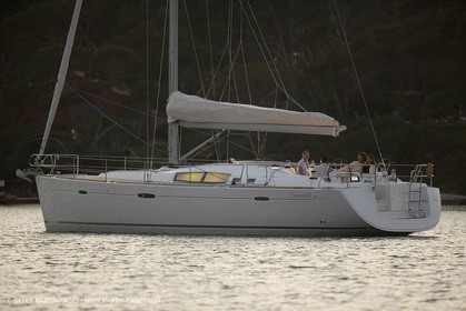 Monocoque de croisiere au mouillage