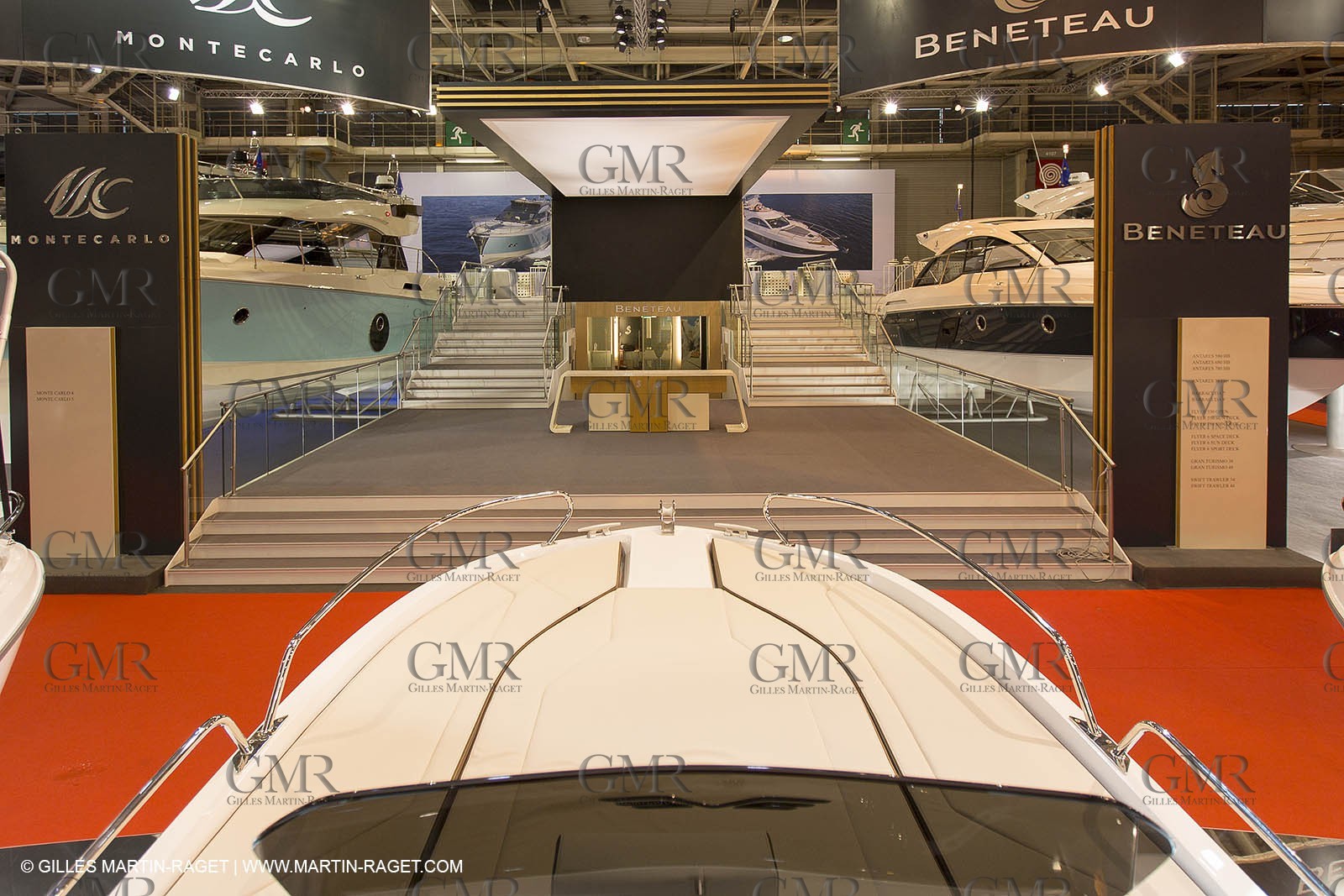 10 12 2013 - Paris (FRA,75) -Paris Boat Show - Beneteau booth