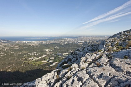30 04 2009 - Marseille (FRA, 13) - Les Calanques - Marseille vue du sommet du mont Puget