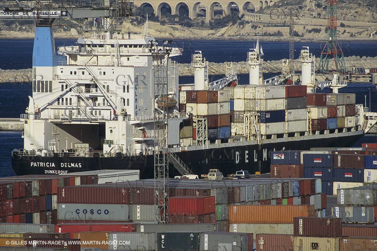 Monde maritime, opérations porturaires, ports, manoeuvres, marine world, harbour operations, maritime shipping,