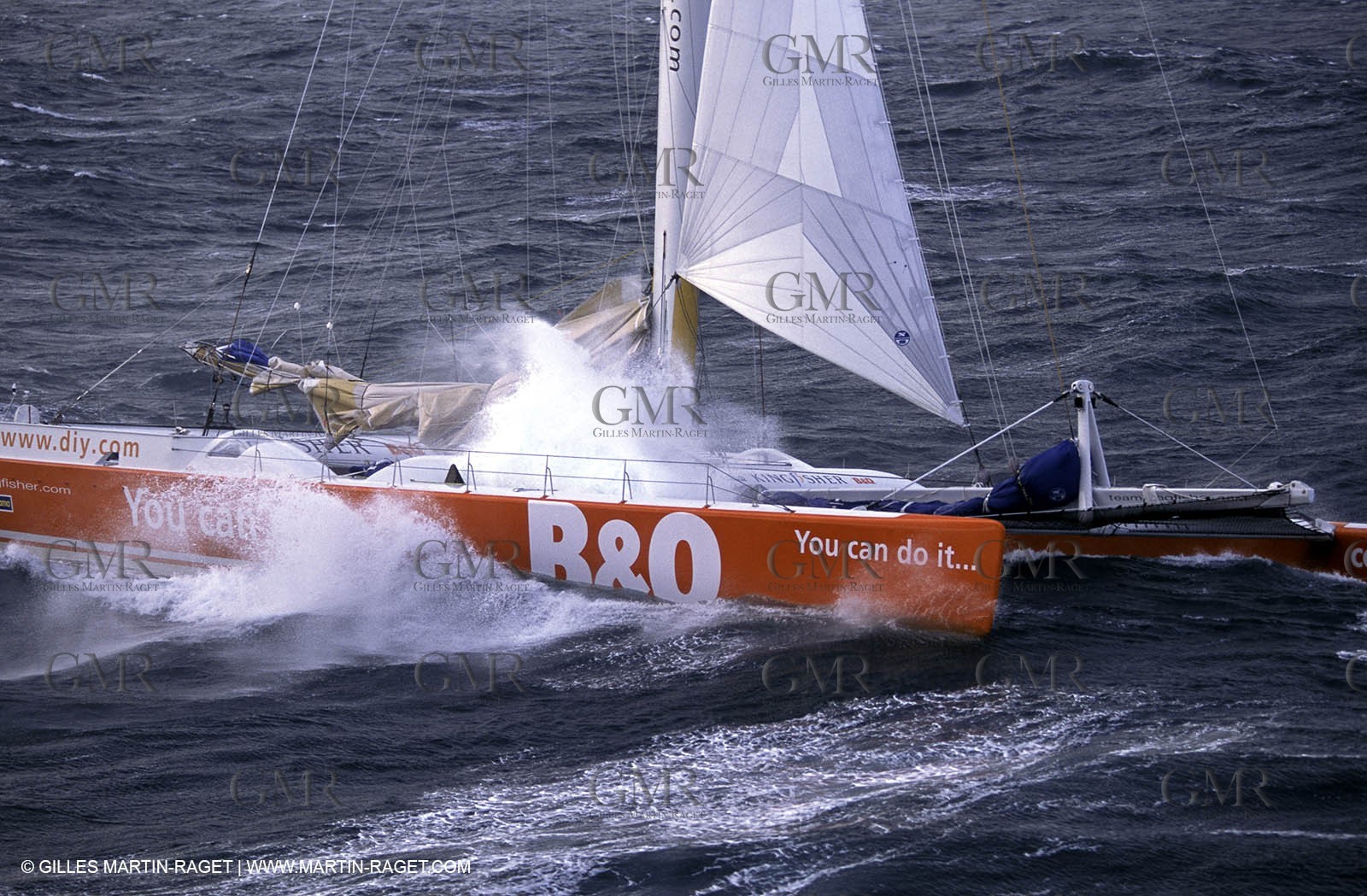 Kingfisher II - Jules Verne Trophy 2002 start - Brest