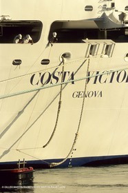 Monde maritime, opérations porturaires, ports, manoeuvres, marine world, harbour operations, maritime shipping,