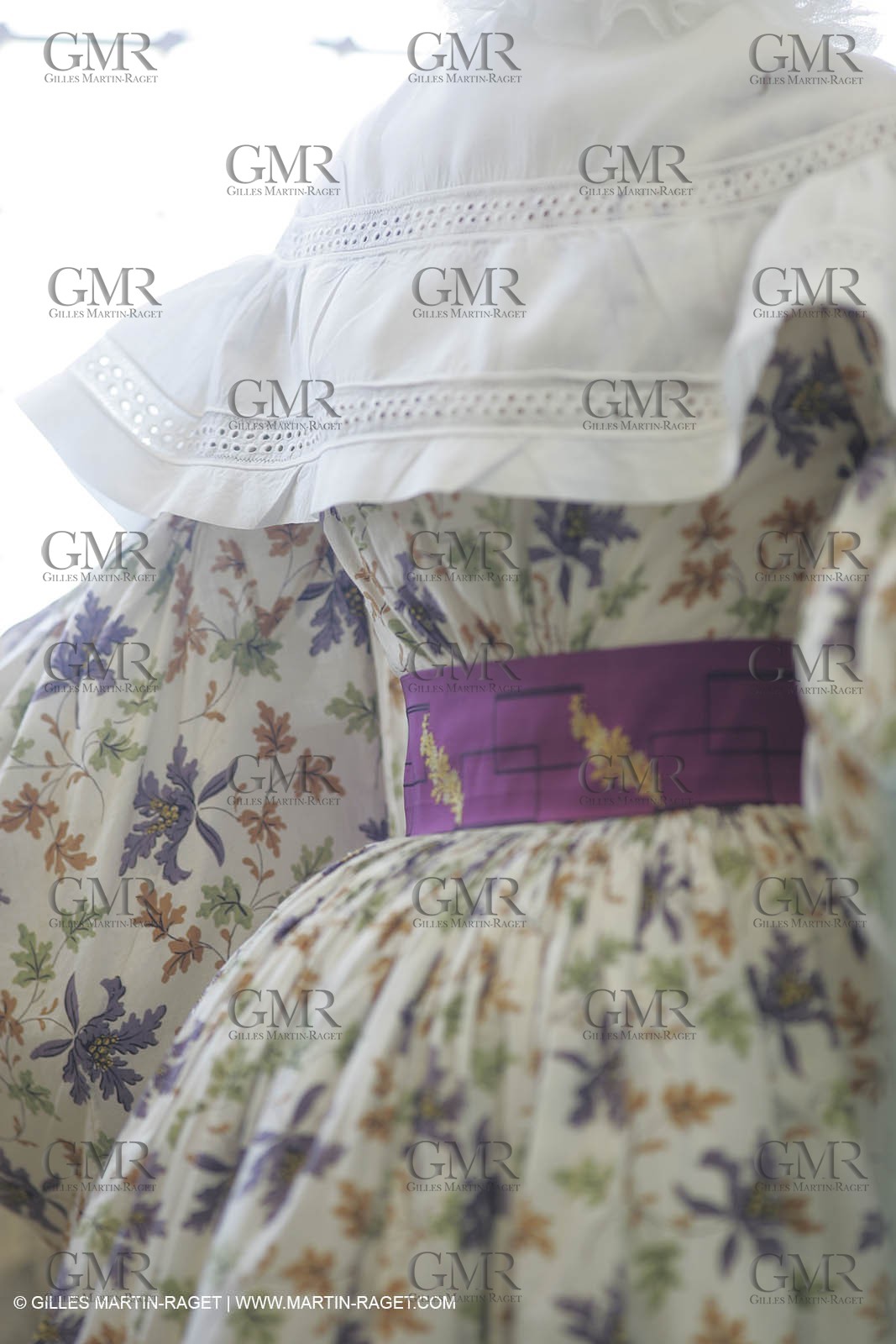 May 2004 - La Tour d'Aigues (FRA, 84) - Old costumes for women of the South exhibition