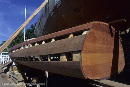 motor boats, claissc runabouts, cefit or Sagitta at Trapani boatyard (Cassis, FRA,13)