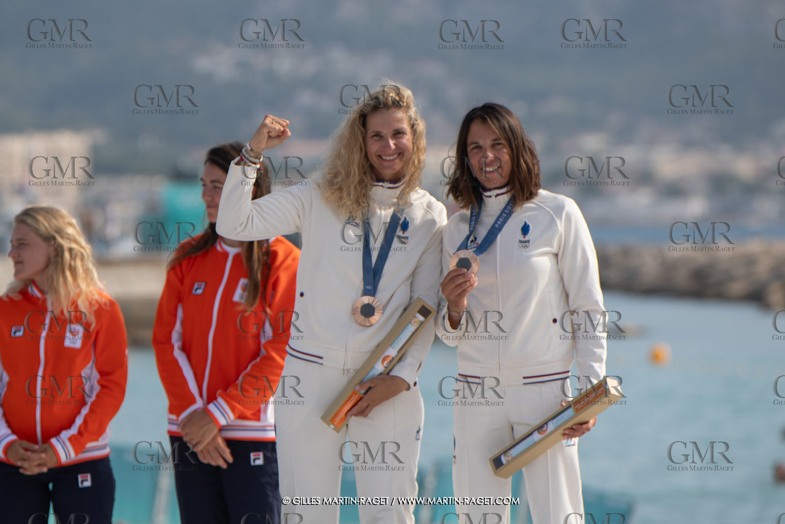 02 08 2024, Marseille (FRA), Paris 2024 Olympic Games, Sailing, Race Day 5, Medal ceremony for 49er FX and 49er