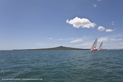 23 01 2009 - Auckland (NZL) -  Louis Vuitton Pacific Series - BMW ORACLE Racing-Tuning up onboard Emirates Team New Zealand yacht
