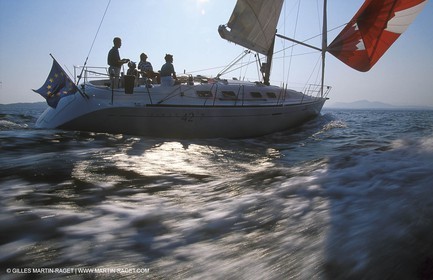 Crusing monohull sailing