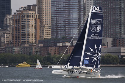 05 07 2012 - New York (USA) - Ocean Krys Race - Speed runs in fornt of NY city