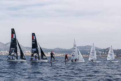 15 04 2024, Marseille (FRA), présentation des sélectionnés olympiques français en voile pour les Jeux Olympiques de Paris 2024.  Alex Mazella (Kite hommes - Formula Kite); Laurianne Nolot (Kite femmes - Formula Kite); Nicolas Goyard (Planche à voile hommes - iQFoil); Hélène Noesmoen (Planche à voile femmes- iQFoil); Camille Lecointre-Jeremie Mion (dériveur double mixte - 470); Louise Cervera (Dériveur femmes - ILCA 6); Jean-Baptiste Bernaz (Dériveur hommes - ILCA 7); Tim Mourniac - Lou Berthomieu (Multicoque mixte - Nacra 17); Clément Péquin - Erwan Fischer (Skiff hommes - 49er); Sarah Steyaert-Charline Picon (Skiff femmes - 49er FX).