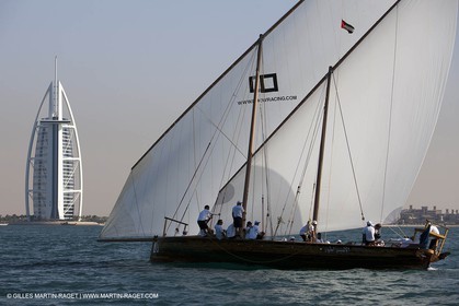 20 11 2010 - Dubai (UAE) - Dubai Louis Vuitton Trophy - Traditionnal dhow races for competing teams
