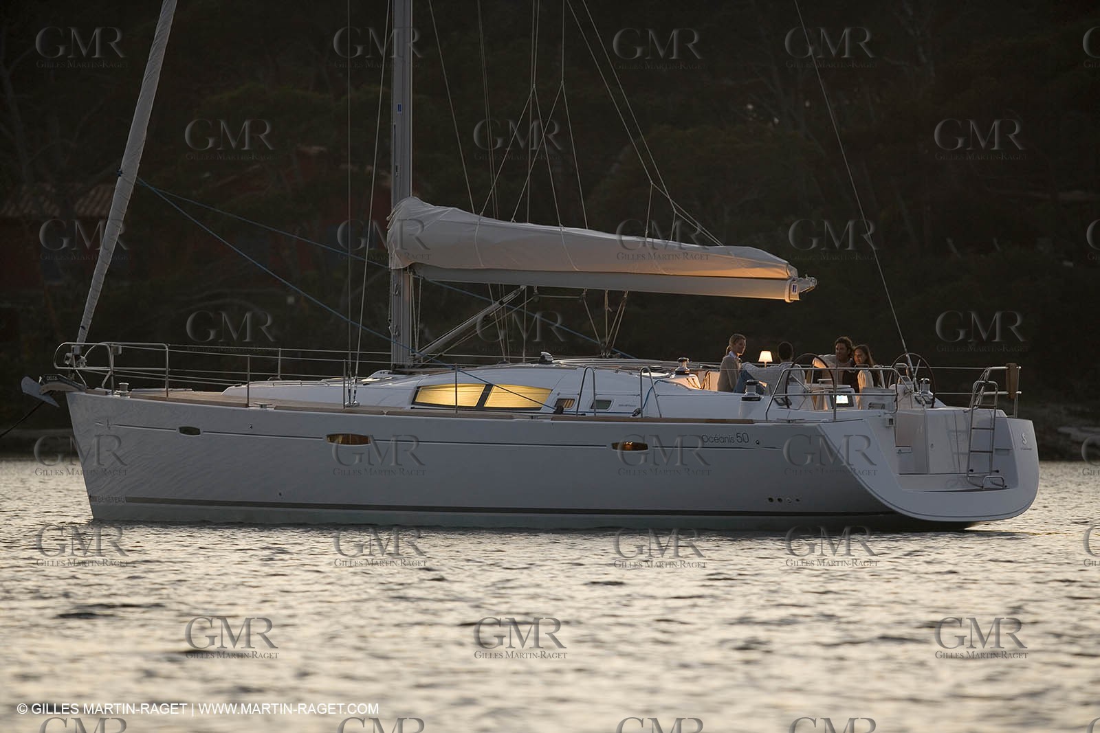 Cruising monohull mooring