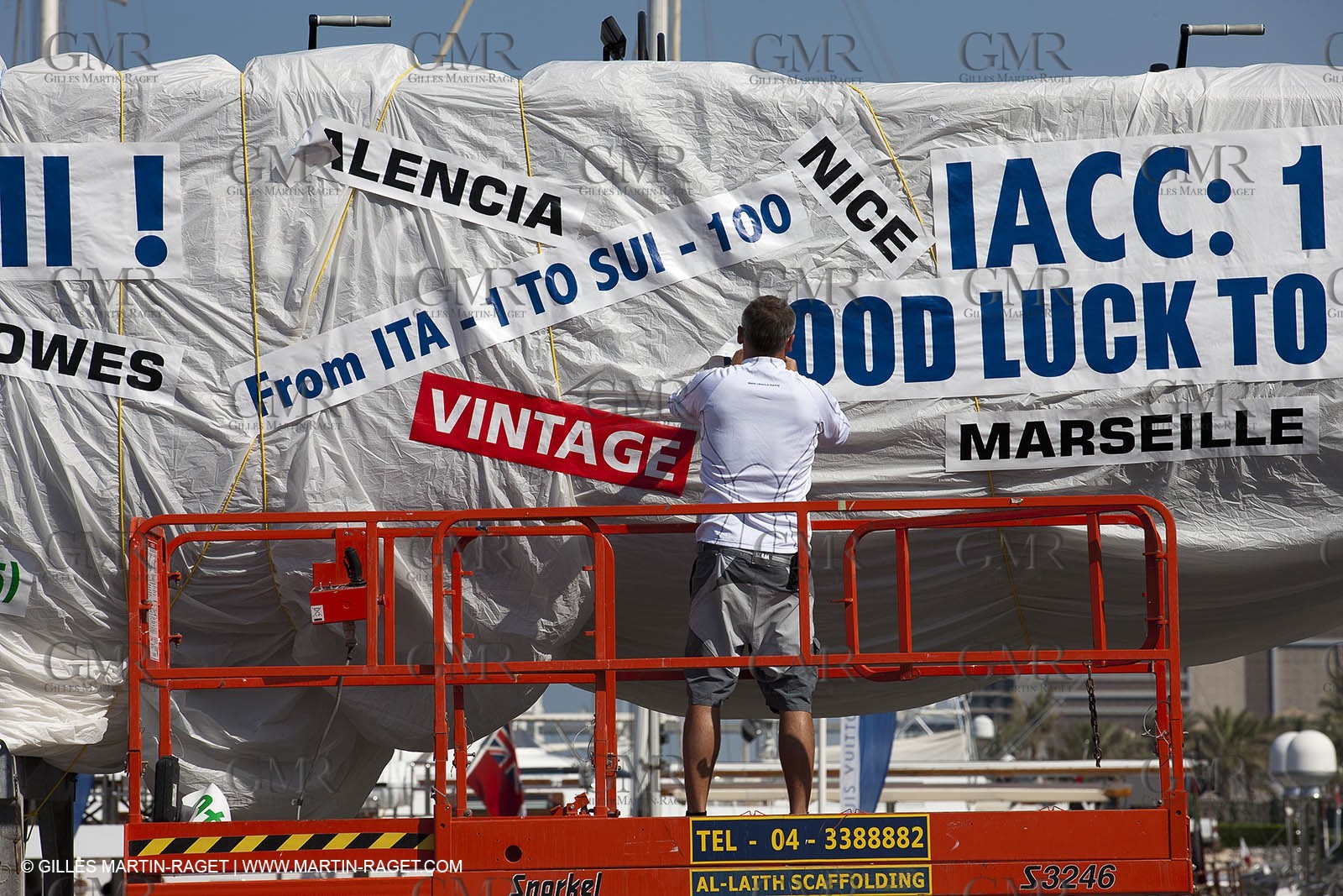 21 11 2010 - Dubai (UAE) - Dubai Louis Vuitton Trophy -  Round 2 - BMW ORACLE Racingg Vs Emirates Team New Zealand