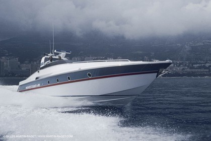 Powerboating, cruising, Running