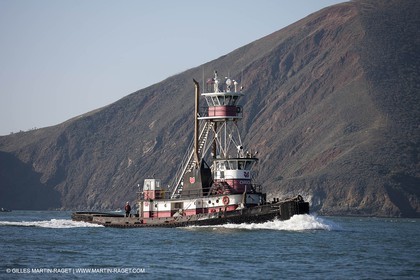 12 12 2011- San Francisco (USA, CA) - 34th America's Cup - Louis Vuitton fashion shooting with ORACLE Racing