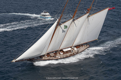 28 09 2022? Saint-Tropez,(FRA,83), Les Voiles de Saint-Tropez 2022 Régate N° 2 poup les modernes, navigation libre pour les grandes goélettes
