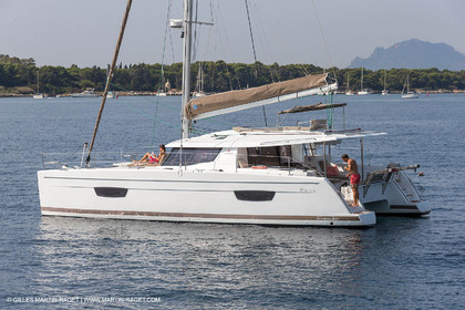 12 09 2016, Cannes (FRA,06), Chantier Fountaine-Pajot, Helia 44