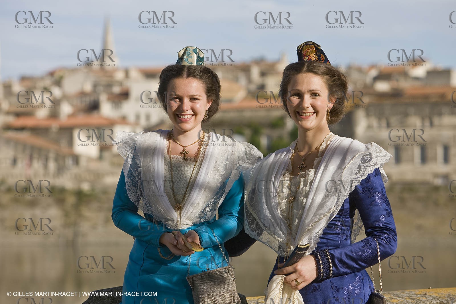 17 juin 2008 - Arles (Fra,13) - two queen if Arles, Caroline Serre et Nathalie Chay