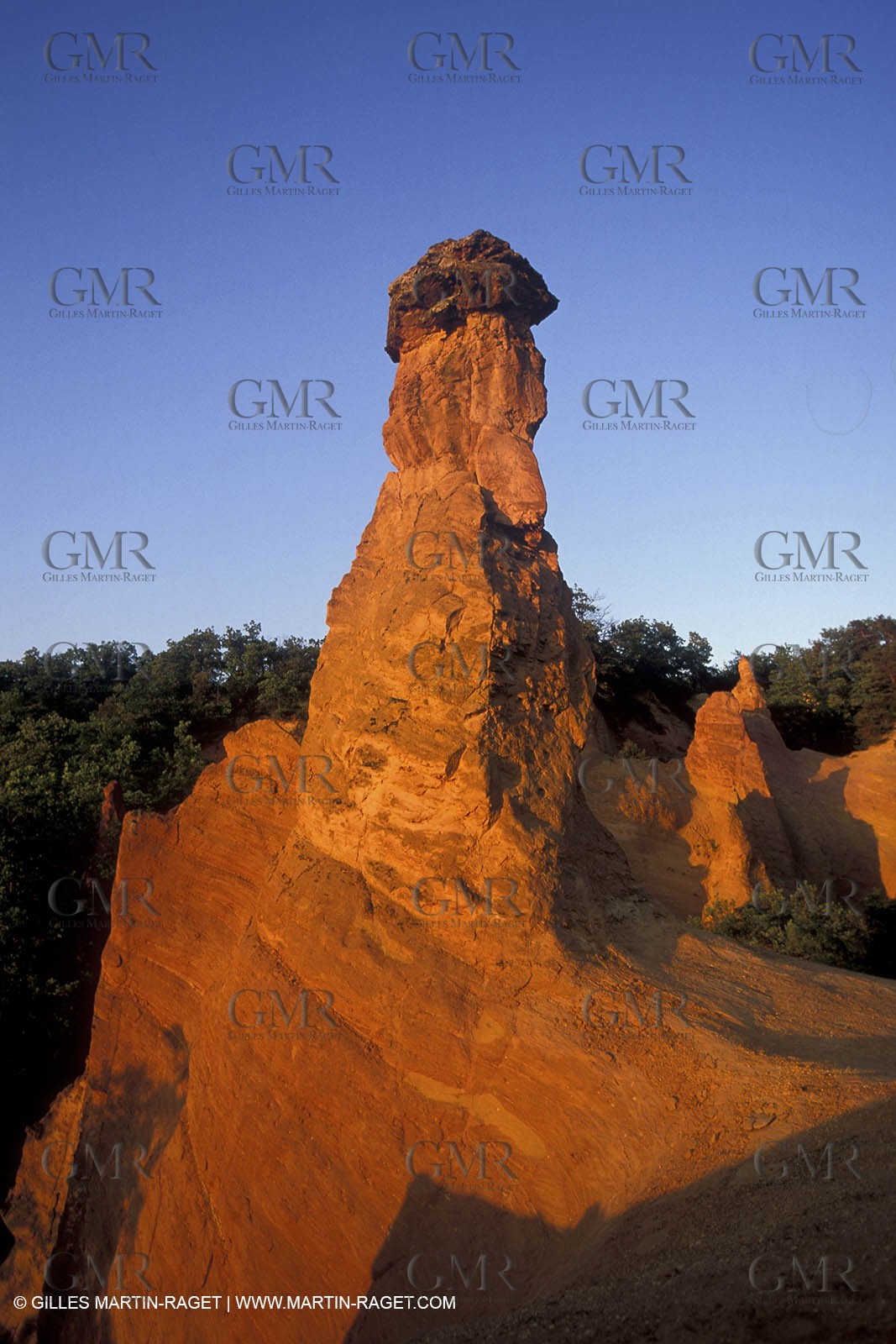 France, Provence, Luberon, Carrières d'ocre près d'Apt, ocher stone pit near Apt