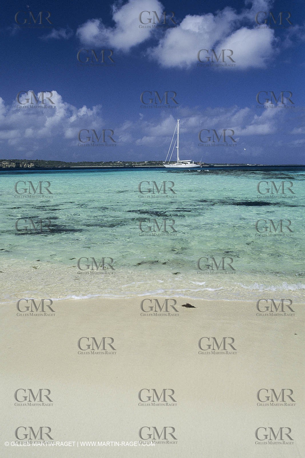 sailing, cruising, monohull at the mooring