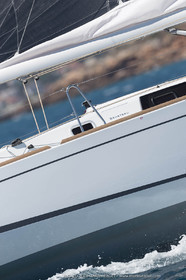 04 07 3017; Les EMbiez (FRA; 83) - Chantier Beneteau; Oceanis 38.1