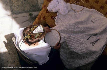 Boutis - Piqués - costumes provençaux - Musée Souleïado - Tarascon (Fra,13)
