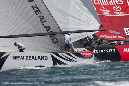 23 01 2009 - Auckland (NZL) -  Louis Vuitton Pacific Series - BMW ORACLE Racing-Tuning up onboard Emirates Team New Zealand yacht
