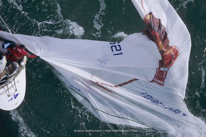 Yacht racing, Breakages, accidents, Torn Sails