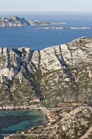 04 04 2009 - Marseille (FRA, 13) - Les Calanques - Marseille as seen from the top of the Baou Rond summit