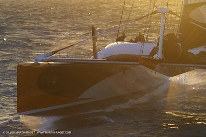 Orange II - 2004 Jules Verne Trophy - Ouessant - first starting line crossing