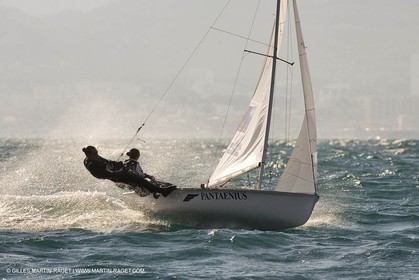 Ingrid Petit-Jean et Nadège Douroux - Dinghie - 470 - Training in hard wind conditions