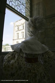 Mai 2004 - La Tour d'Aigues (FRA, 84) Costumes anciens pour l'exposition Femmes du Midi