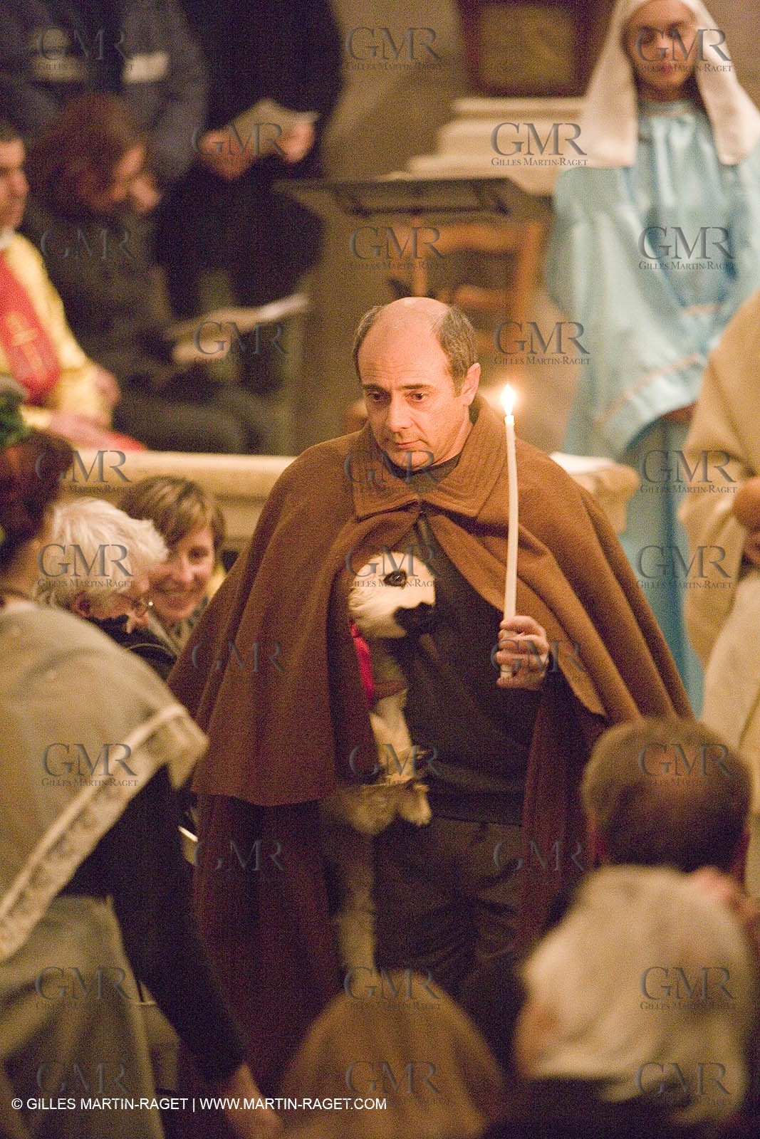 24 12 2006 - Les Baux de Provence - Christmas eve - Midnight mass with vivid crib and traditional procession in Saint Vincent Church.