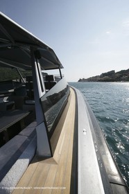 YC9H8124