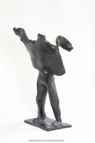 06 03 2016, Marseille, (FRA,13), Oeuvre de Germaine Richier, Homme de la nuit n°1 1954, Bronze patiné foncé, Numéroté 8 8, Fondeur L. Thinot, Paris, 27,5 x 20,4 x 9 cm, Collection particulière