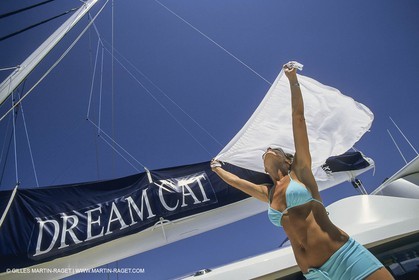 Voile, croisière, personnages