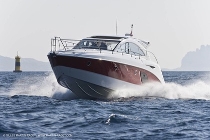 Motor boat running