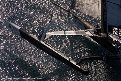 01 02 2010 - Valencia (ESP) - 33rd America's Cup - BMW ORACLE Racing -