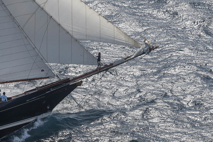 28 09 2022? Saint-Tropez,(FRA,83), Les Voiles de Saint-Tropez 2022 Régate N° 2 poup les modernes, navigation libre pour les grandes goélettes